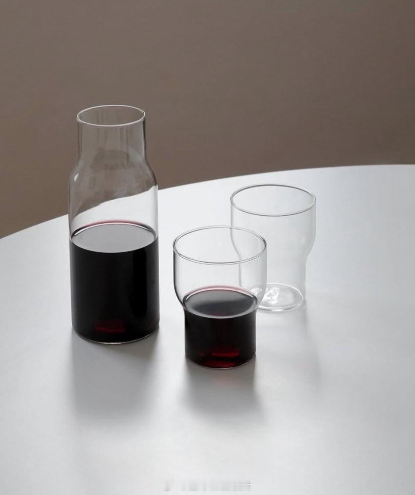 模块化玻璃器皿套装|设计：David Searcy这款玻璃器皿套装的特色在于其可