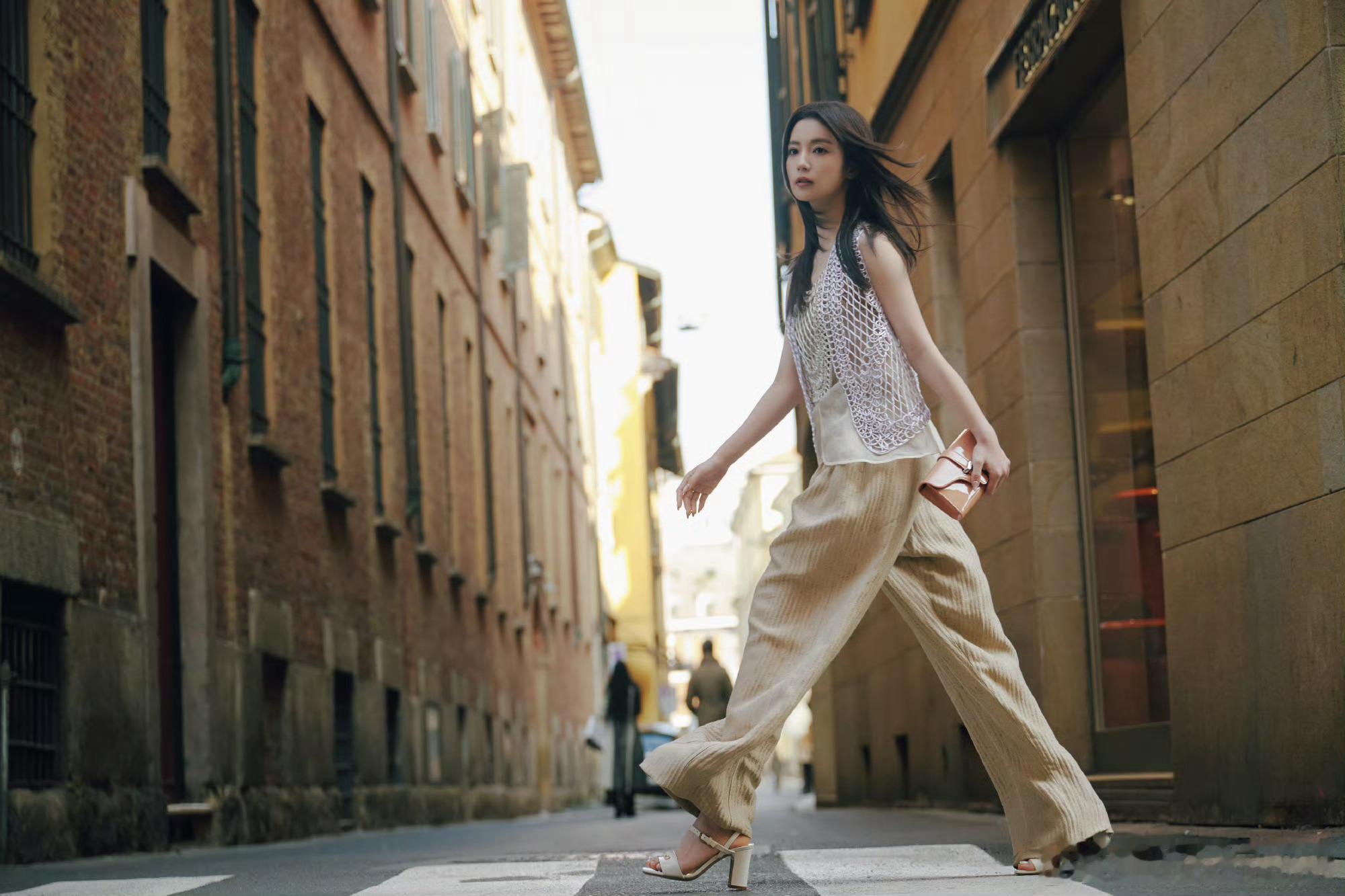 张雅钦Emporio Armani 2026秋冬时装秀看秀生图📷   这套还挺