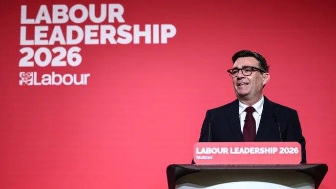 安迪·伯纳姆正式成为英国工党领袖。他承诺将继续支持乌克兰。

他是唯一的候选人，