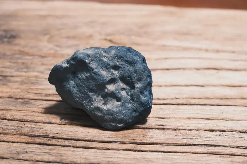 2026年世界地球日，我国公布了“Pakepake005”月球陨石的研究成果，这