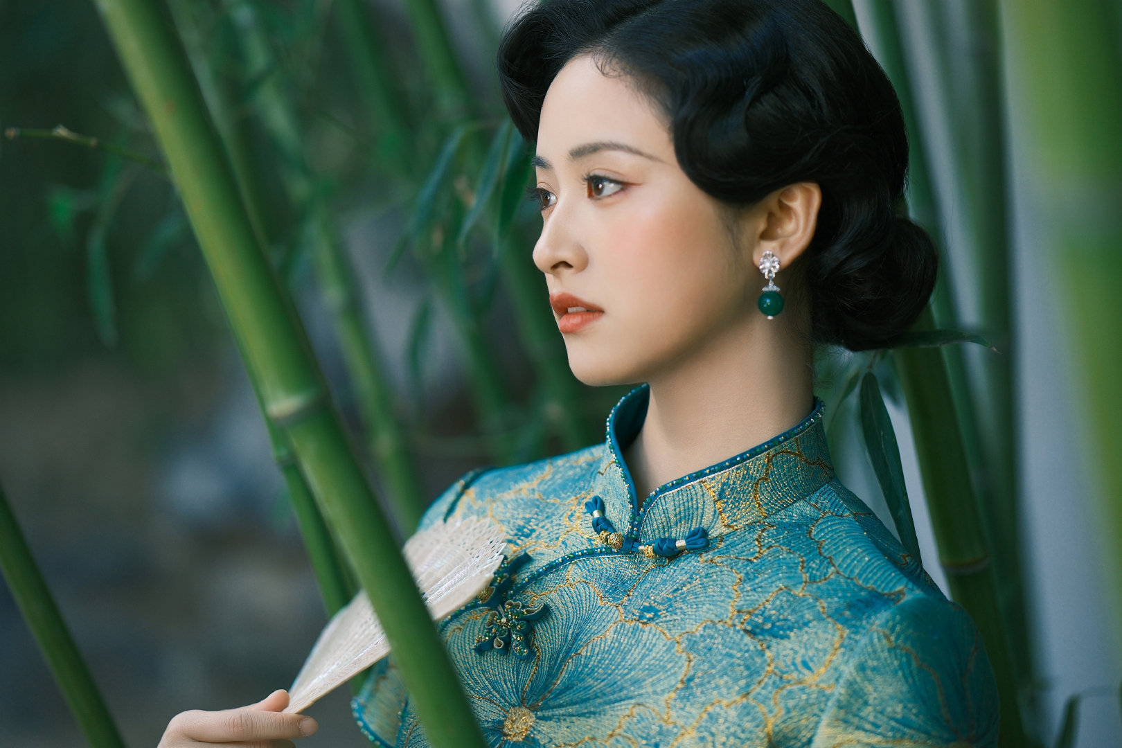 沈月民国旗袍 沈月柳叶眉旗袍造型，好有感觉！美得不得了沈月柳叶眉旗袍造型 ​​​