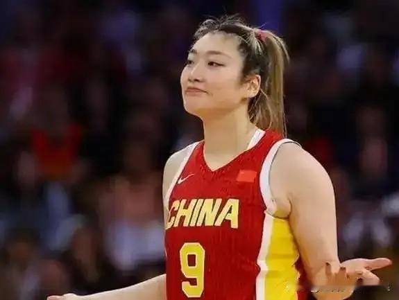 31岁没球队签？李梦这是真要淡出篮坛了吗？最近的消息让人有点意外。

全运会后她