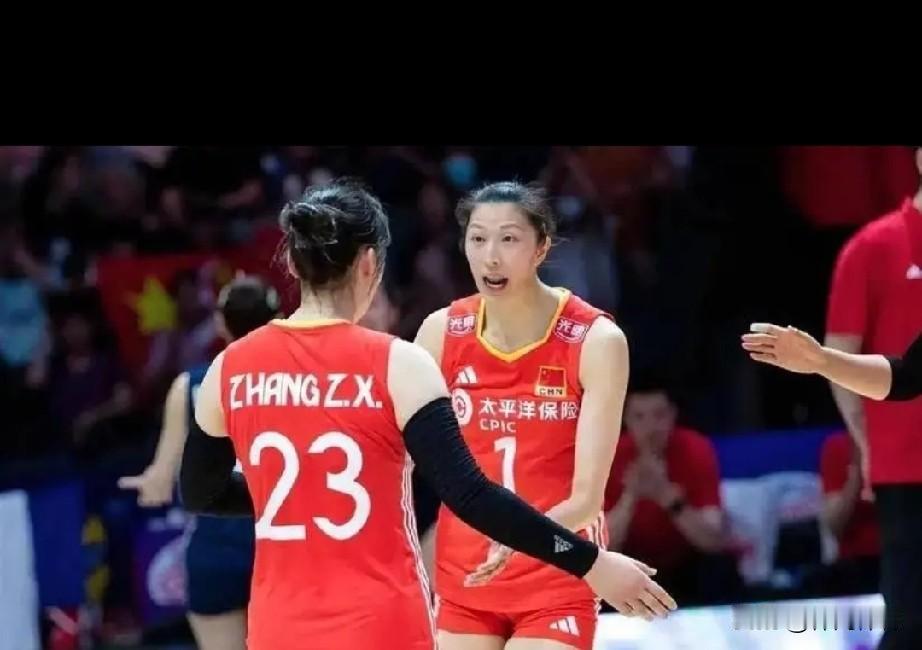 全面提速！女排冲奥大局迎来三重突破，阵容、外交、形象全面升级
 
距离2026天