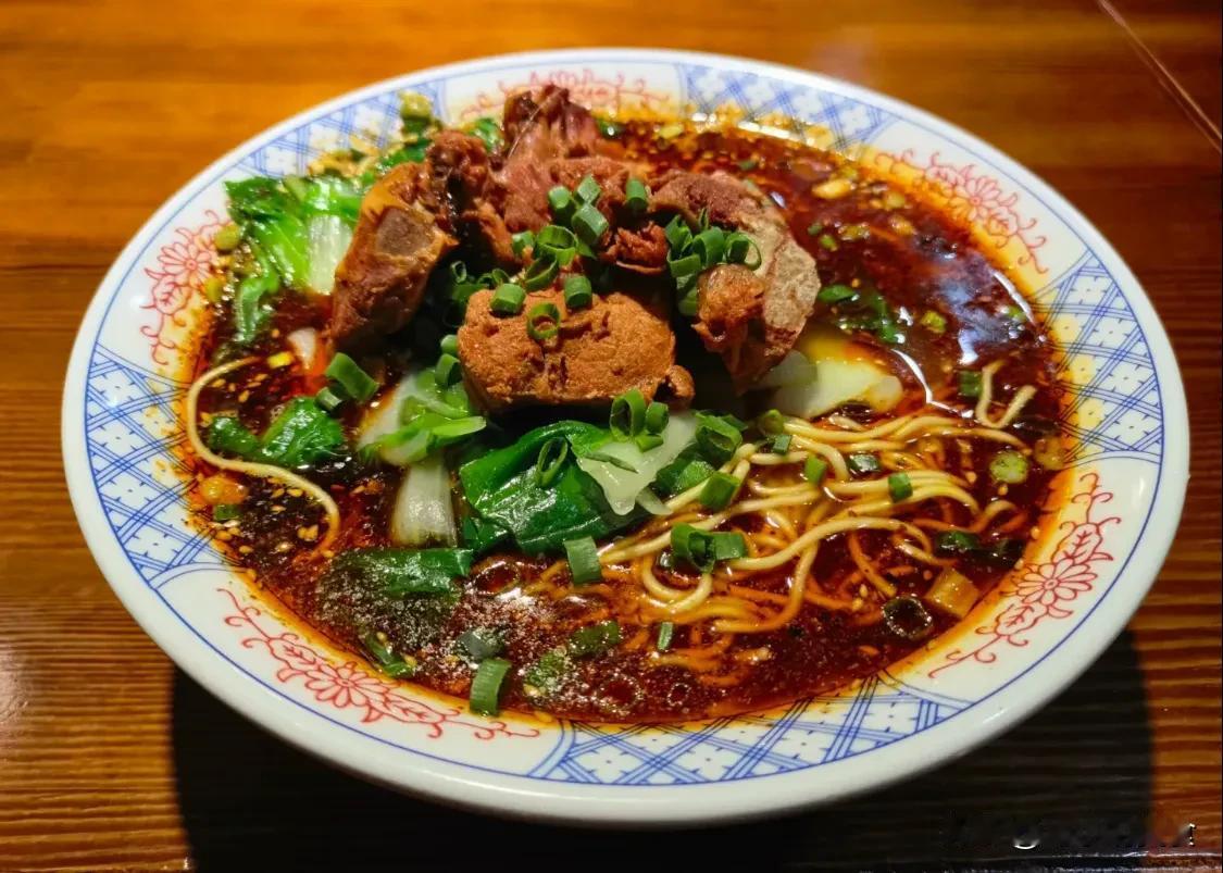  这是一家记忆中的馆子，这家店里这几年前，前后后吃了有20次左右了吧，现在开餐饮