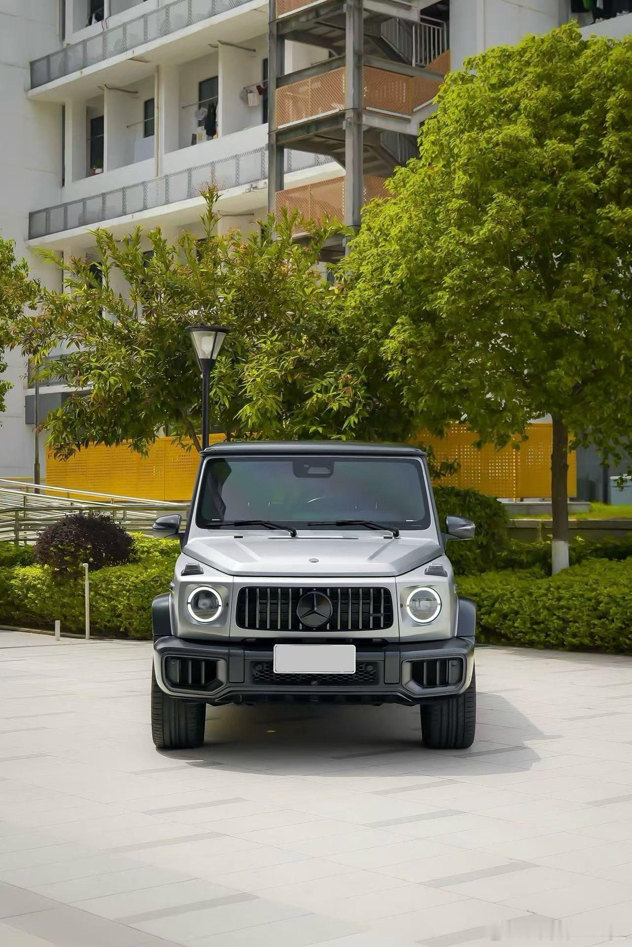 奔驰G63 中规新款25年 6000km 哑光铂金灰 大满配(A22) 