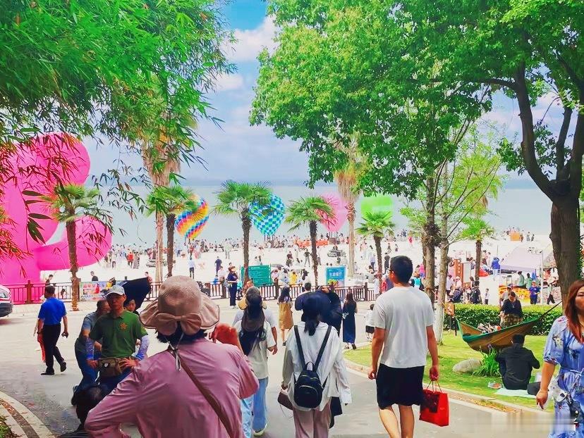 寻美湖北 “五一”假期，大部分地区天公作美，天气晴好，湖北文旅市场持续保持了较高