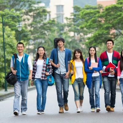 那些成千上万学成后，服务于欧美的学生们，家长们并没有深刻认识到，自己和自己的孩子