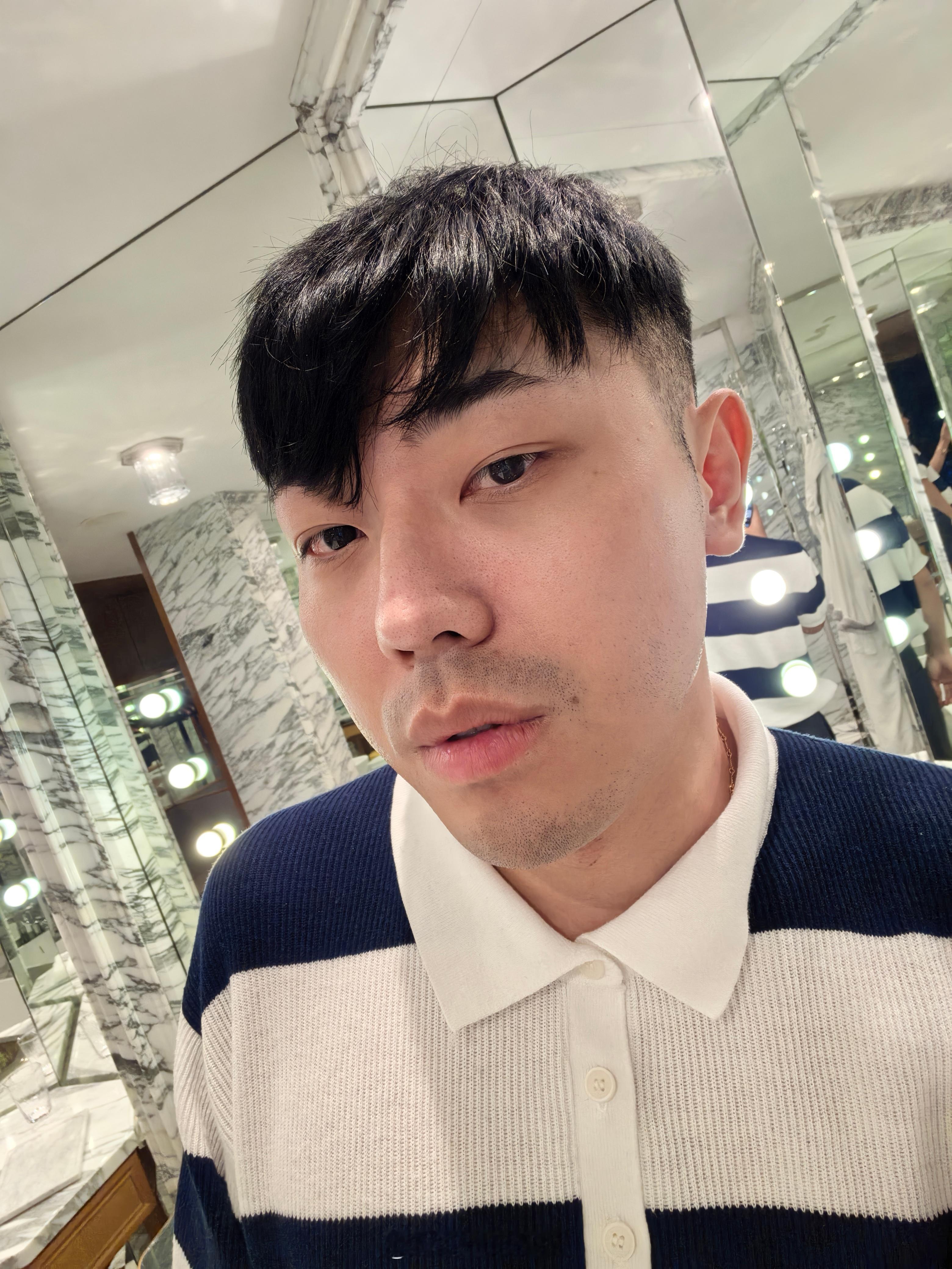 香港瑰丽是不是小姐姐们的打卡圣地？我该怎么拍，才显得有范儿[挖鼻][挖鼻][挖鼻
