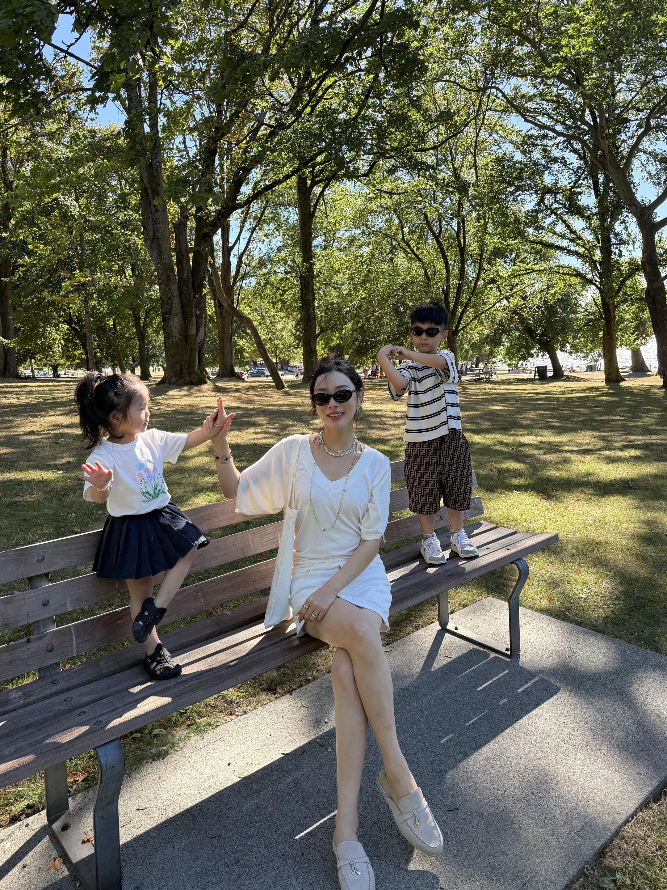 我从来不是一个满分妈妈，所以你们也不用做那个完美的小孩，你们可以肆意的...