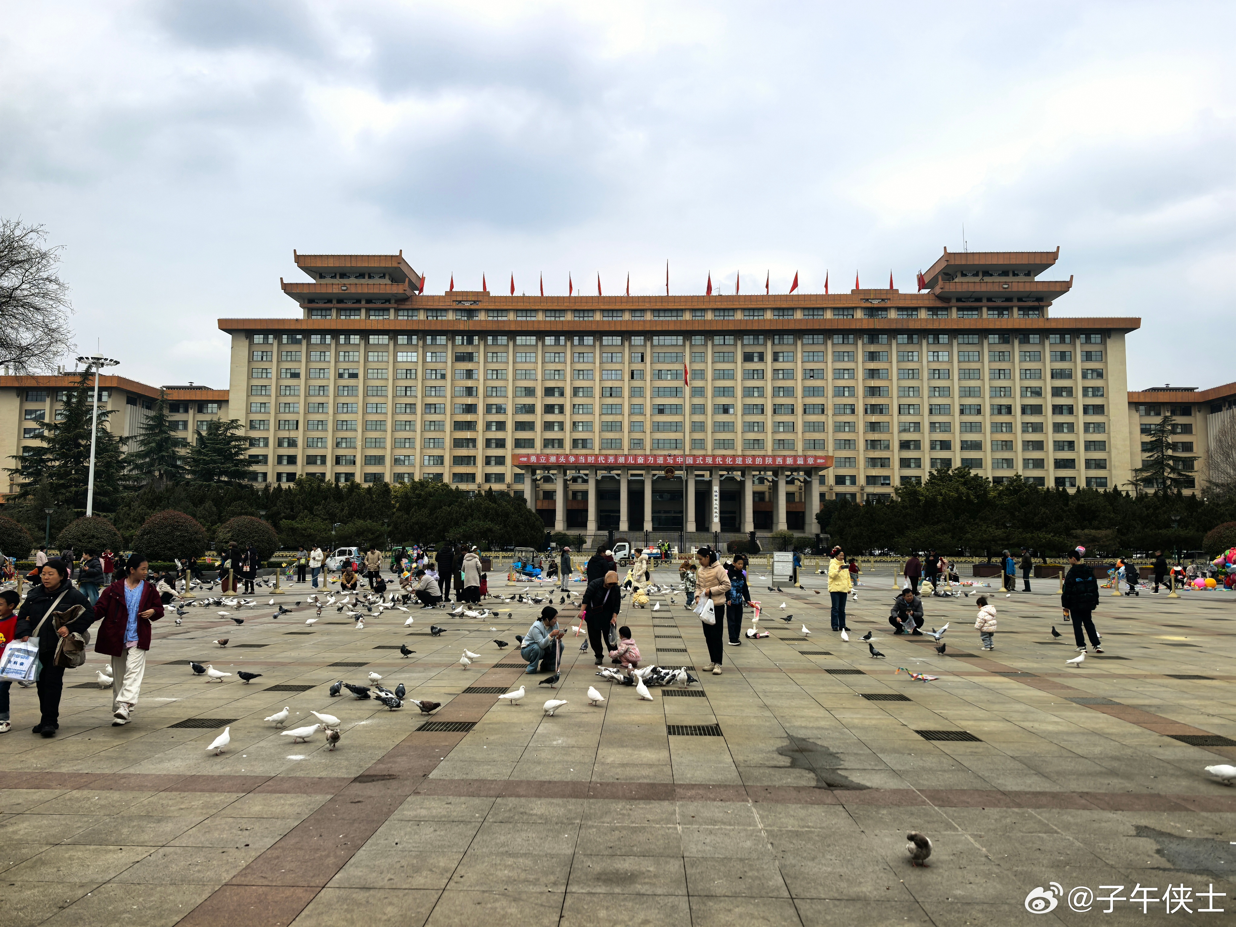 中东战火在烧，俄乌血染征袍，纵观世界风云，风景这边独好。珍惜这祥和的日子，珍惜这