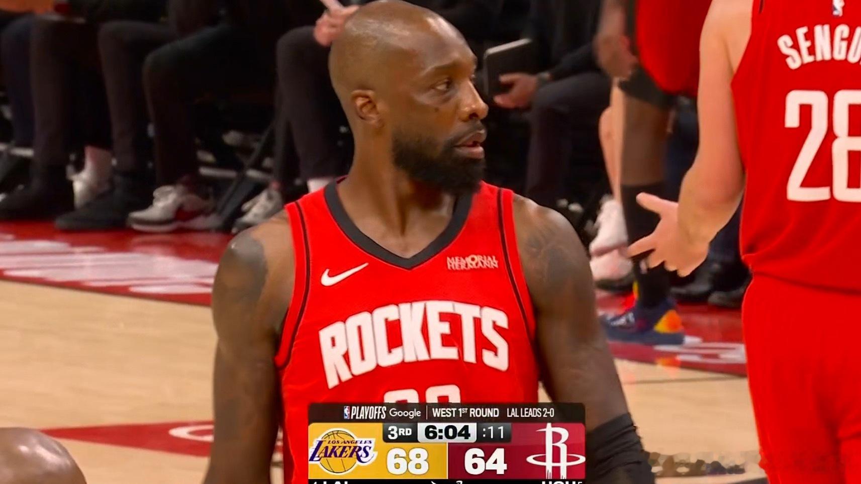 姐夫都上了！！！常规赛需要乌度卡长轮换让阿杜休息的时候乌度卡去哪里了，季后赛想起