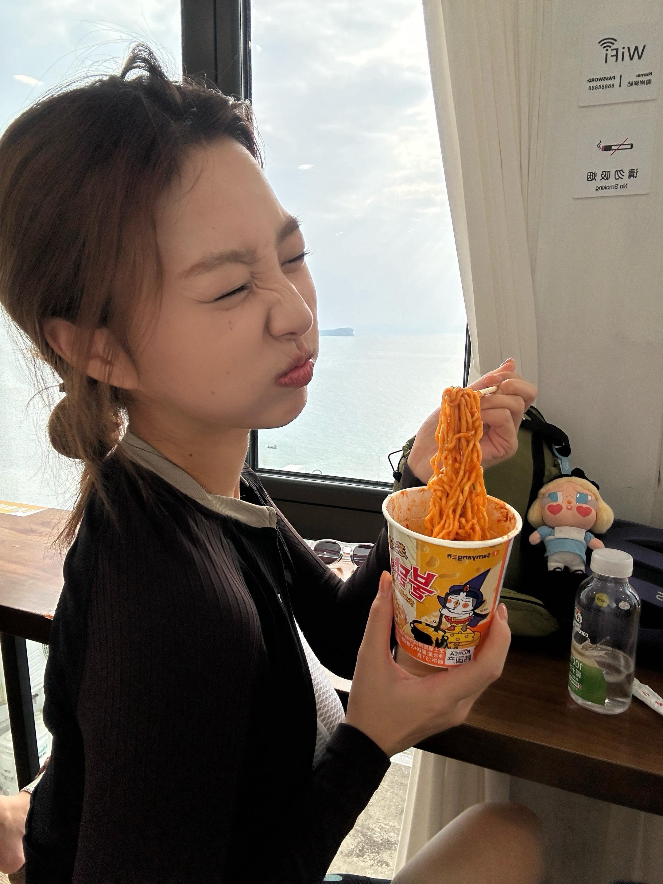 横扫饥饿 做回自己ᶘ ᵒᴥᵒᶅ。