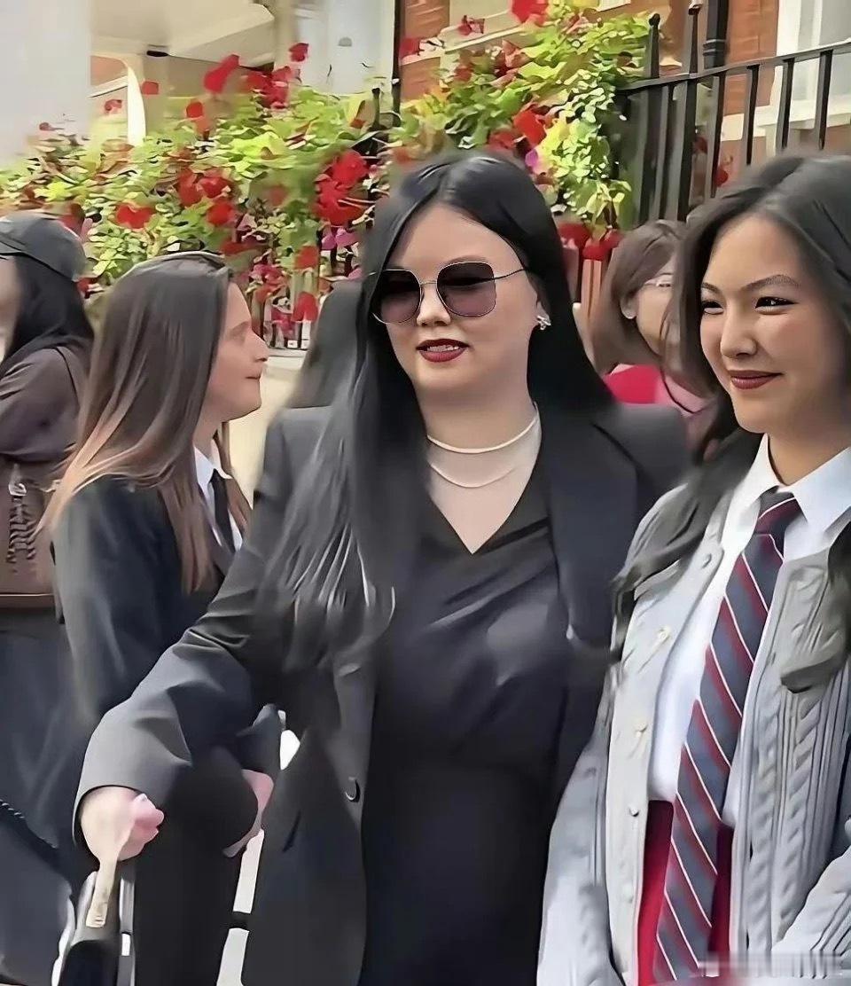 离开了美颜滤镜，李湘王诗龄母女两个才展现了真实的美貌 