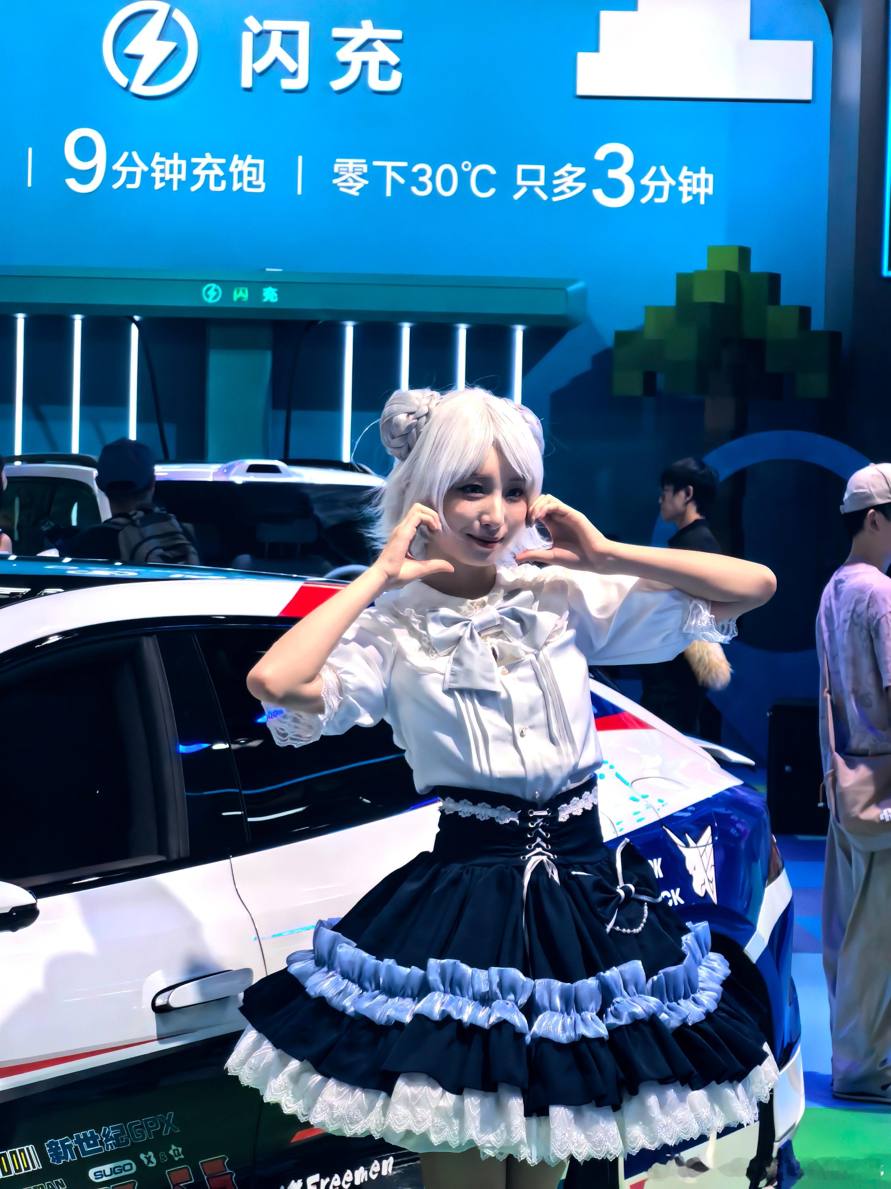 继续来喜闻乐见的比亚迪销量竞猜吧，精确到小数点后两位数，比如44.75万这样。最