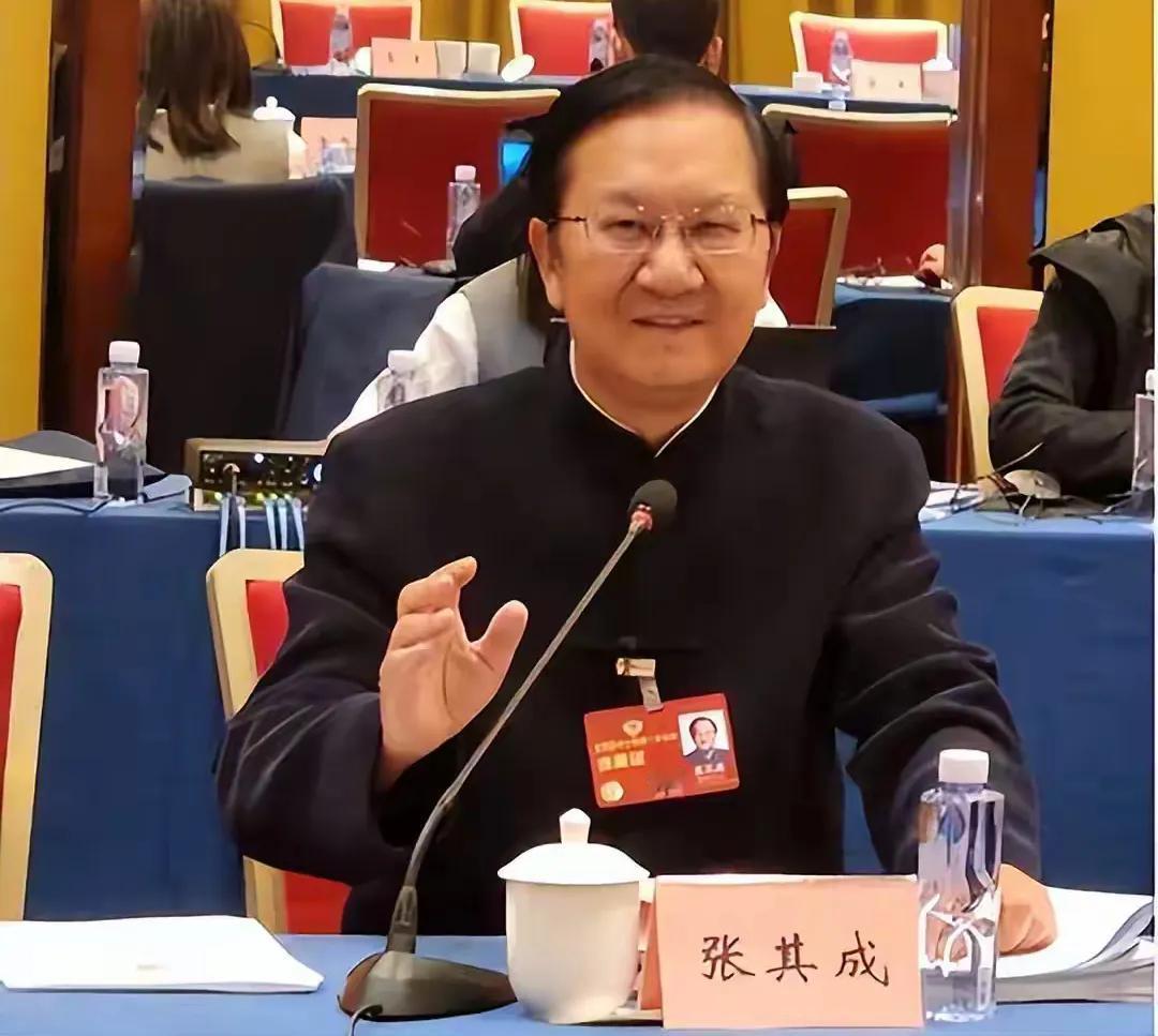 刀郎的成功并非偶然，而是他多年坚持与努力的必然结果。他的音乐之路充满坎坷，但正是