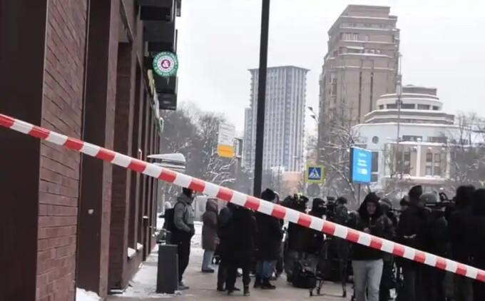 那个在莫斯科街头对俄军中将开枪的狠人，做梦也没想到，自己会在迪拜的豪华酒店里被按