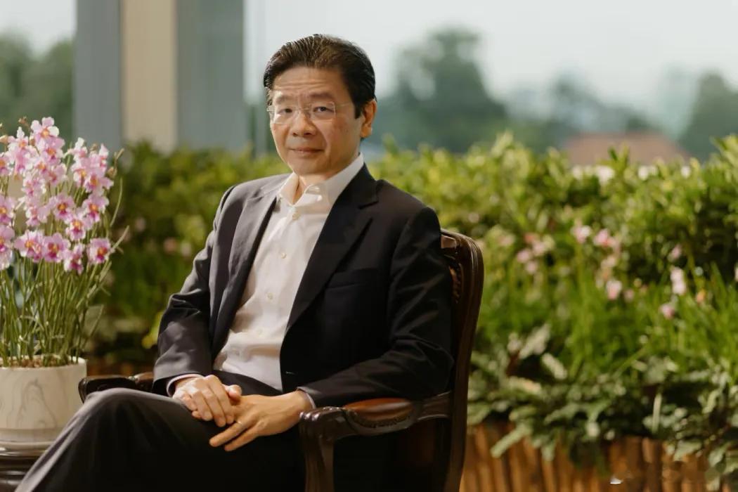 美媒28日报道，新加坡总理称，台独是中国最红的红线。美国等国不能只阻止中国动武，