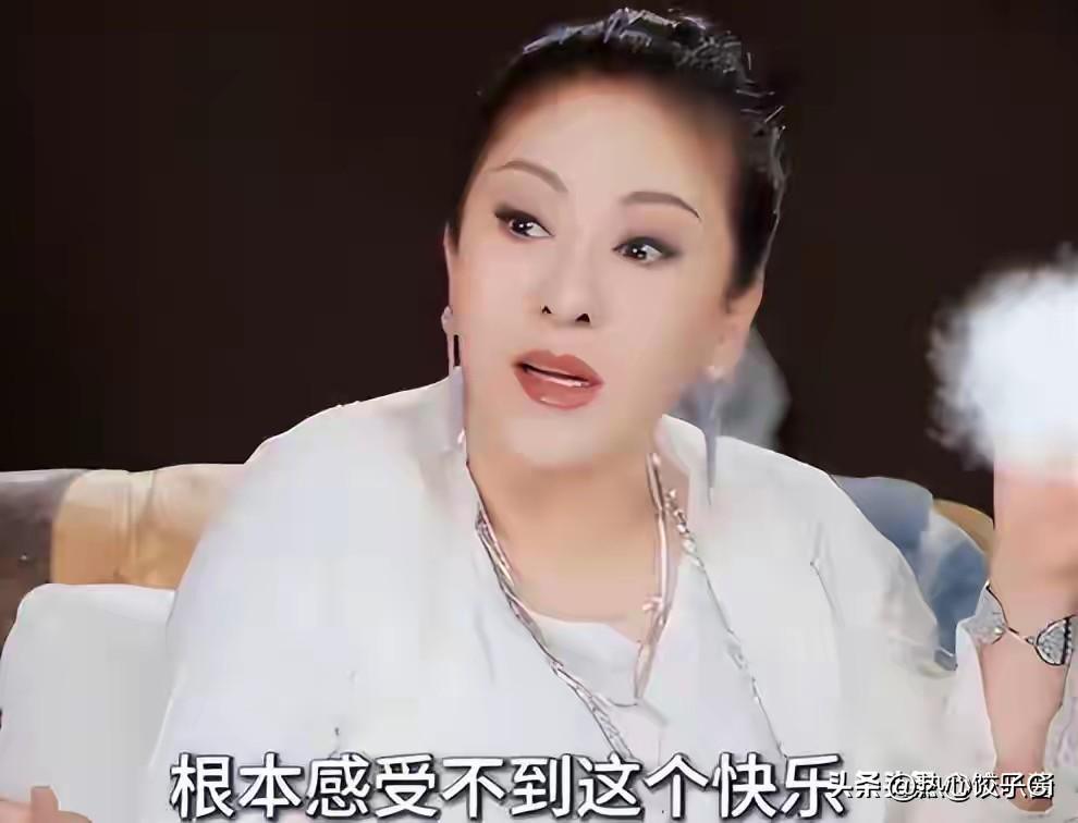 向太正式公开承认两个干儿子，一位是萧敬腾，另一位就是黄晓明。感觉黄晓明情商很高，