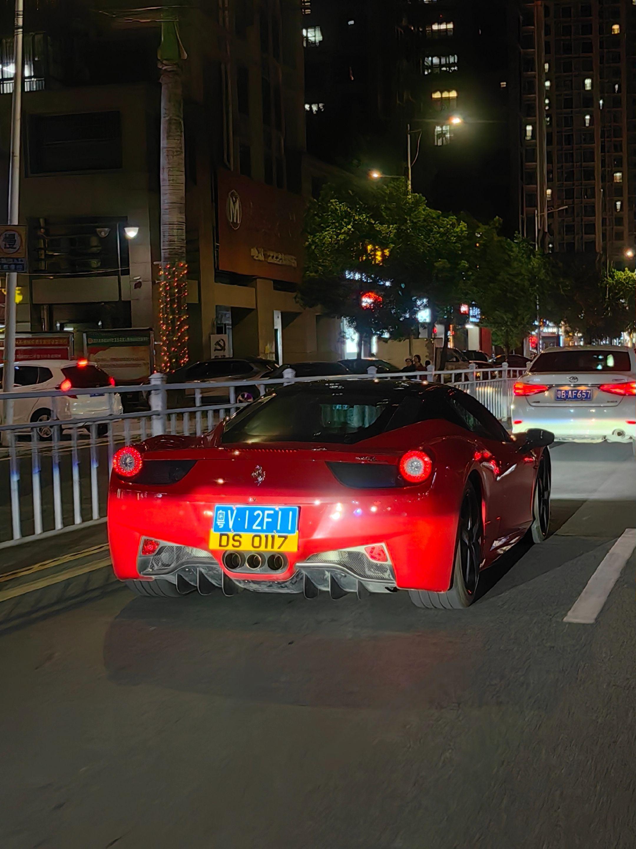 临近国庆节，来看看普宁街头都有哪些跑车，这里有你喜欢的跑车吗