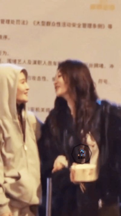 谢娜李小冉别试探了有市场 一起下班、一起比心、一起亲亲——谢娜李小冉用行动粉碎谣