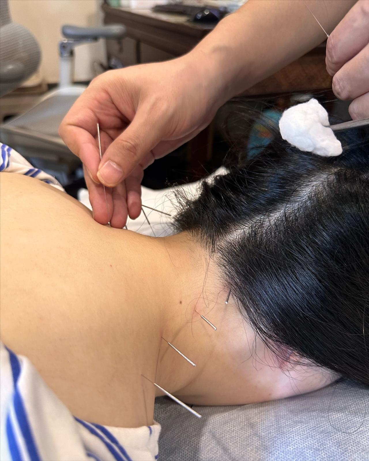 必须严惩！湖北武汉，40岁女子到医院治疗颈椎，66岁男医生先给她做了针灸，随后将