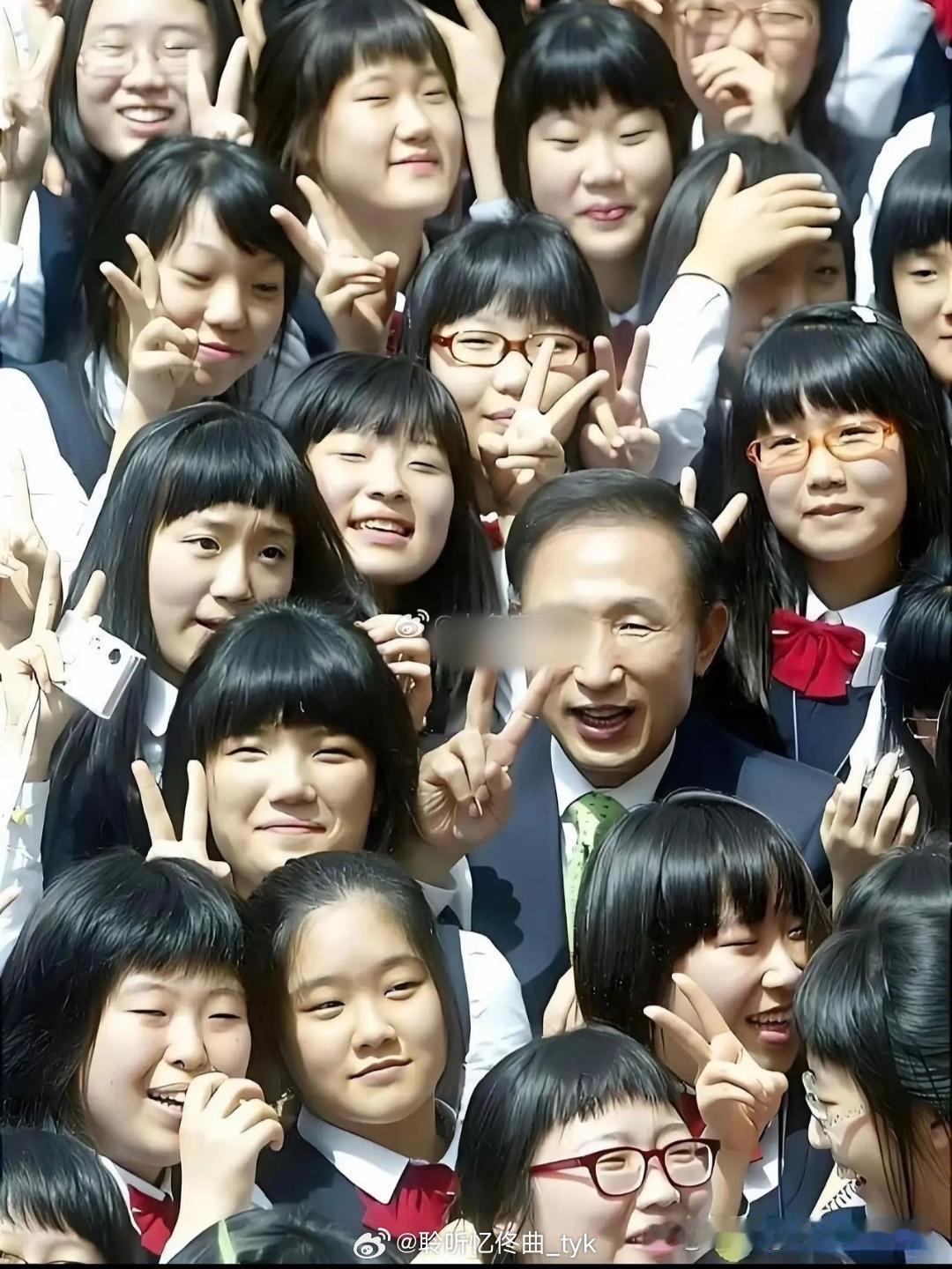 韩国的整容业为什么如此发达，看了第二张照片就知道了 