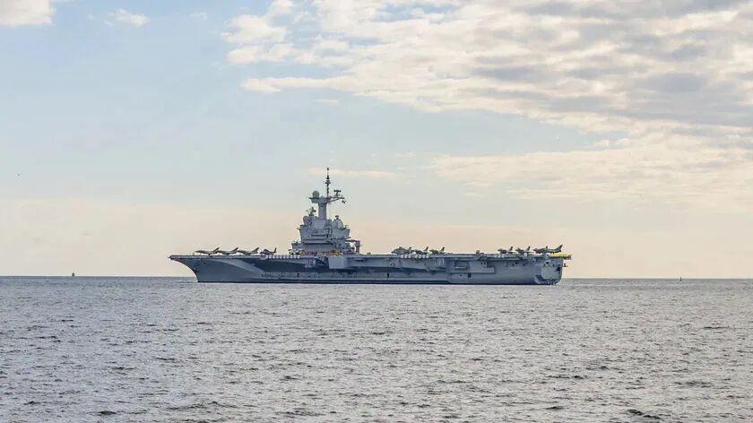 航空母舰发生火灾还会传染，前有美国航母发生火灾，后有法国戴高乐号航母跟着发生。1