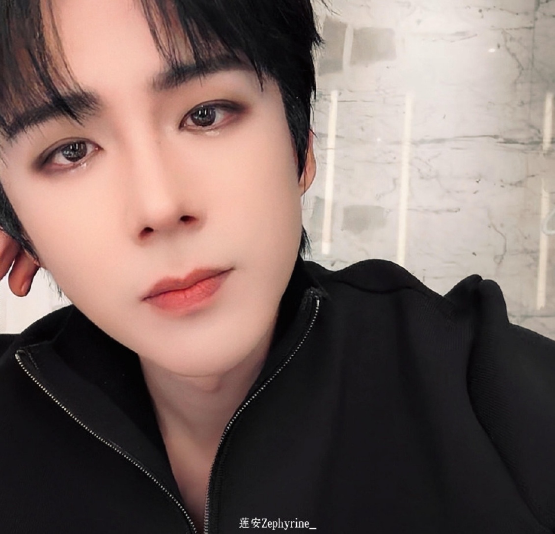 刘宇宁不太拿我当外人 每次看刘宇宁直播都像在和家人聊天，自然又放松，毫无偶像包袱