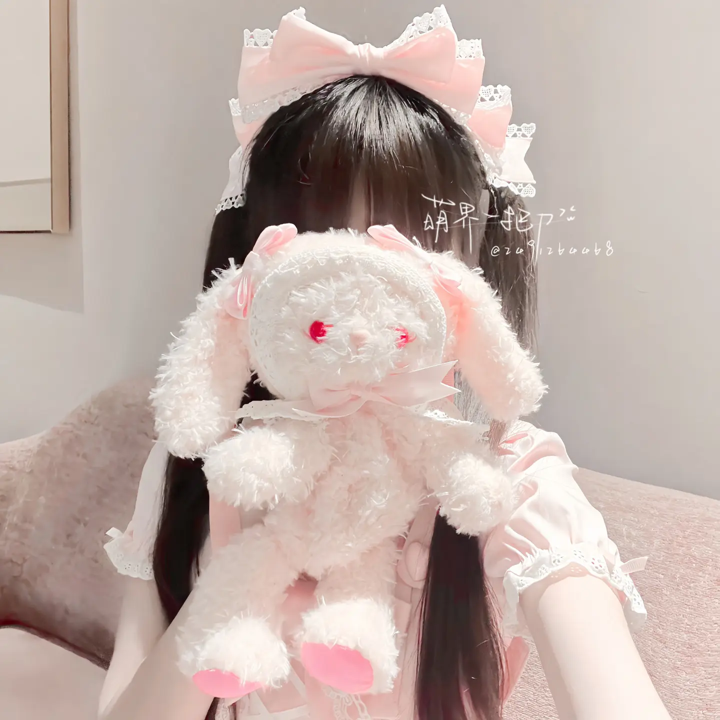 我爱你凌乱的头发 爱你圆圆的脸 爱你眼下的黑眼圈和爱耍小孩子的脾气 我...