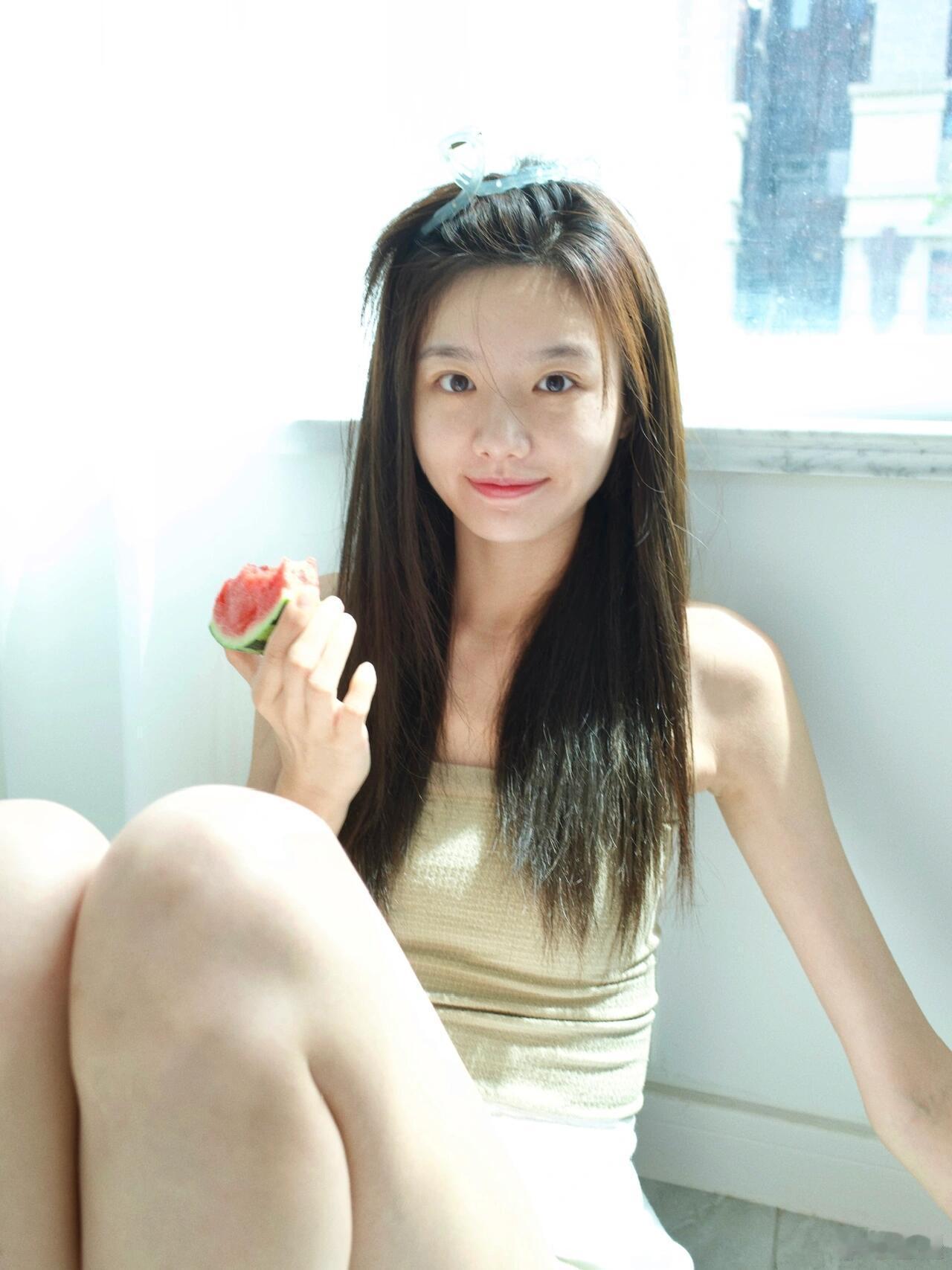 潘美烨 📸 居家夏日大片，纯美甜心 ​​​
