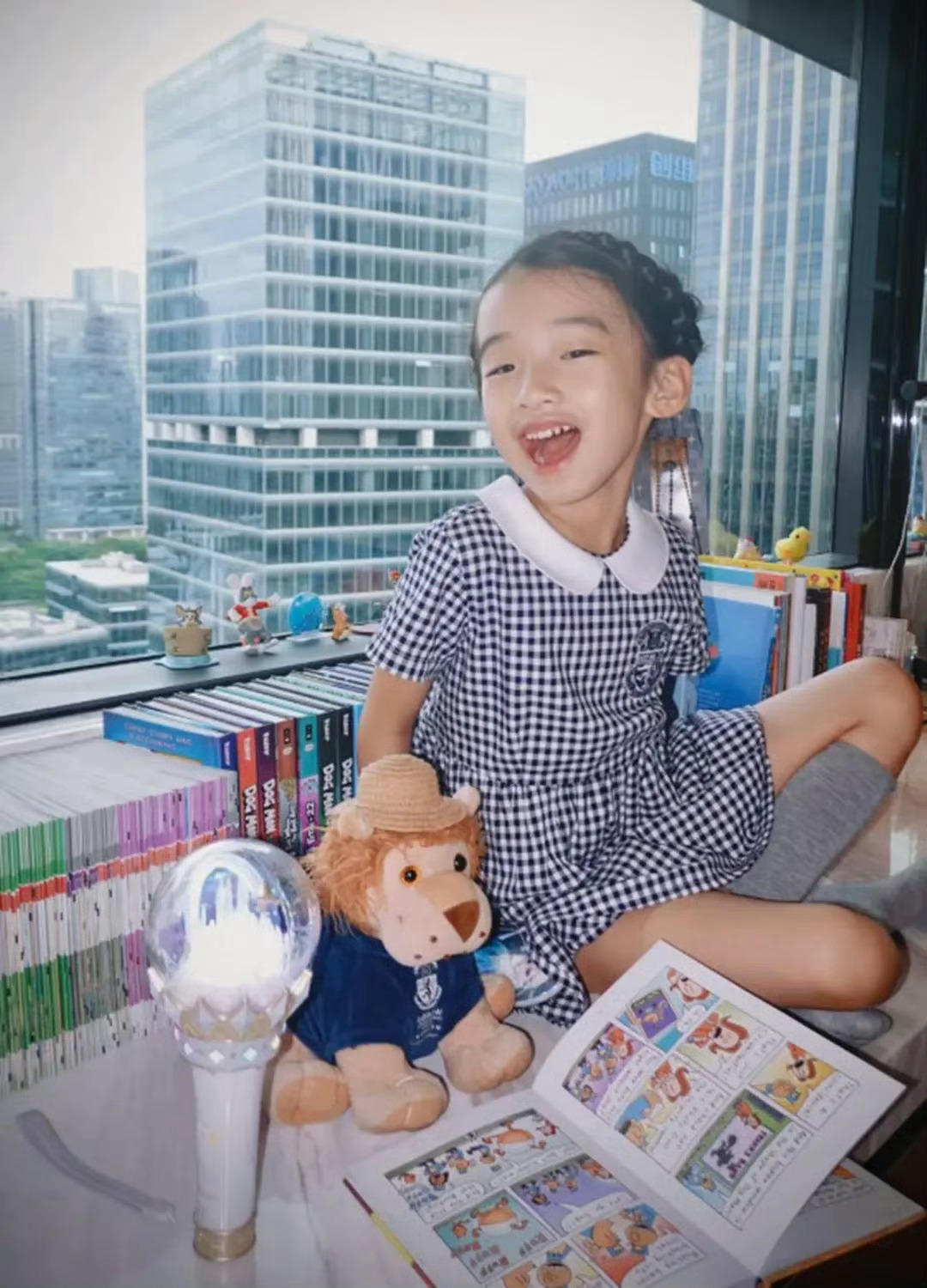 何雯娜从杭州搬深圳定居，女儿6月才幼儿园毕业，开学插班上2年级 ​ ​​​