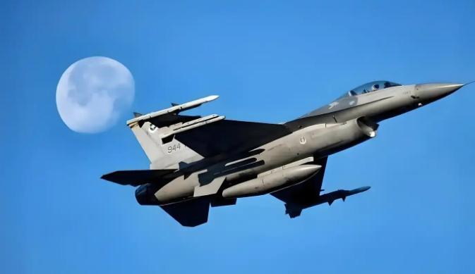 中国台湾空军司令部突然宣布，

1月22日，针对岛内F-16V战机6日晚间于花莲