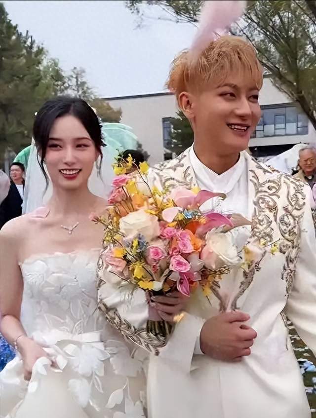 徐艺洋公开回应生子传言，表示孩子由自己生育，现已两岁多