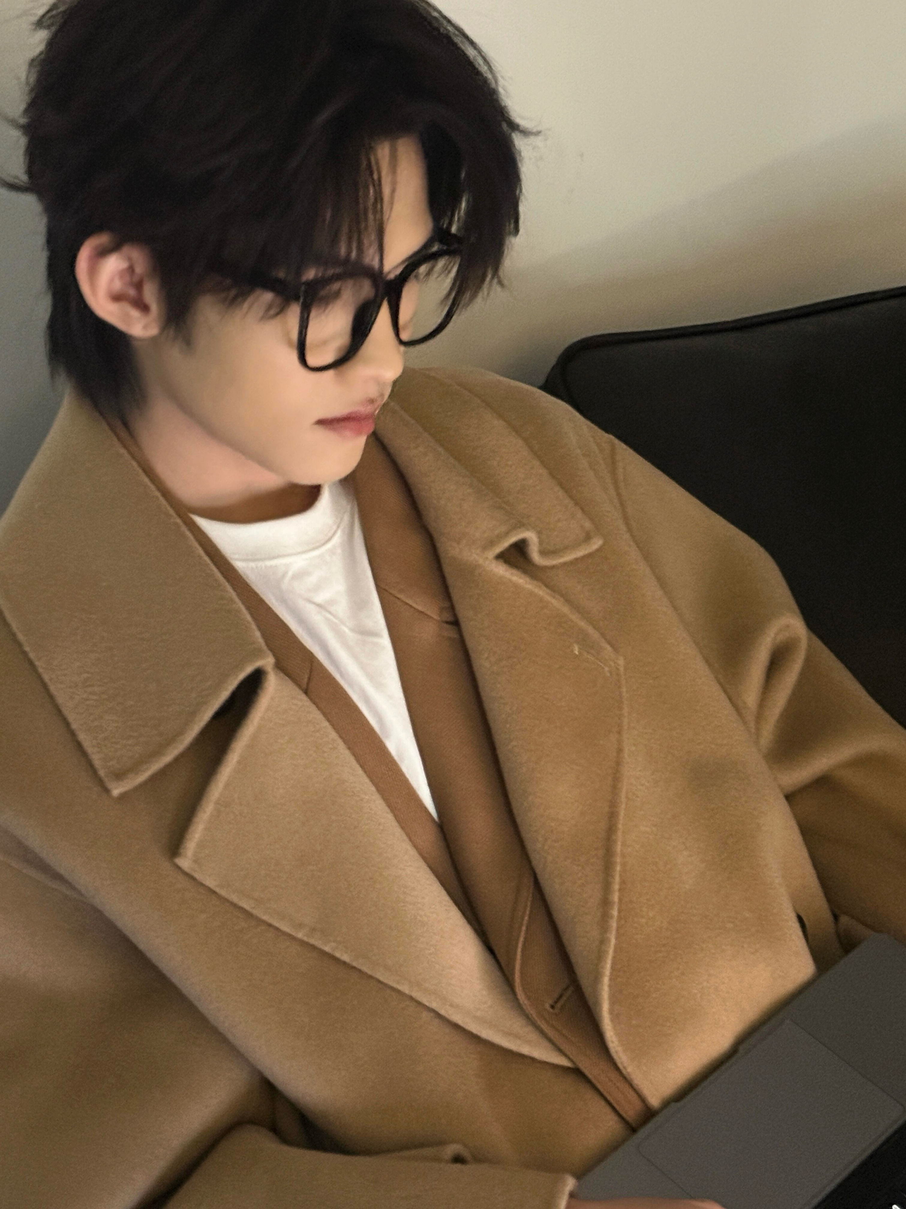 银边黑框眼镜男再有少年感也是daddy 