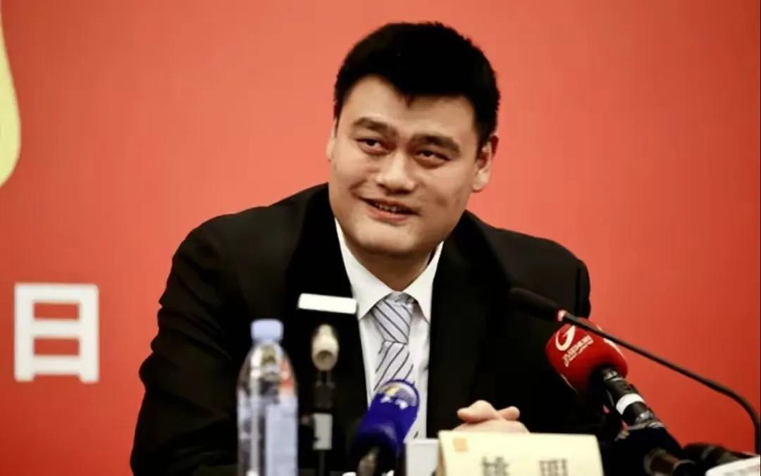 张镇麟“被斩首”，翟晓川焦健被纠缠，辽篮支持维权，宏远很理性
在CBA新赛季中，