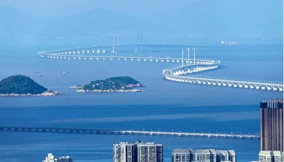 凭啥花1269亿修座桥还被美国人骂“鬼桥”？如今车堵到爆、带货破万亿，当初骂的人