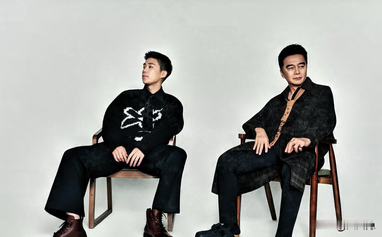 许亚军前妻去世第7天，他微博发的杀青照里，搂着现任妻子笑。
2023年8月，何