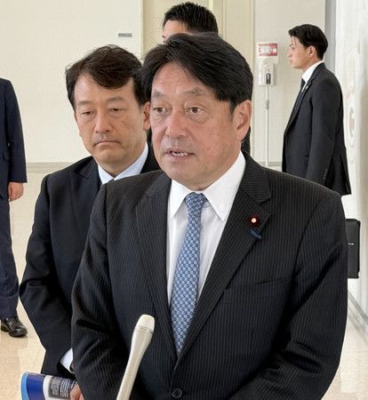 日本自民党政调会长小野寺五典近日批评特朗普的关税措施毫无道理可言。他称美国国内关