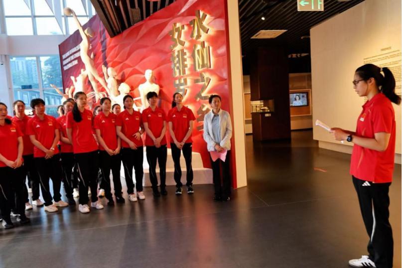 【传承女排精神，汲取奋进力量！中国女排在漳州开展主题学习】为深入传承和弘扬“祖国