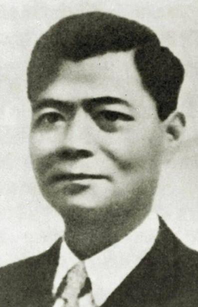 1943年，中共创始人陈潭秋牺牲，妻子在狱中生下遗腹子，后改嫁老红军，新婚时却对