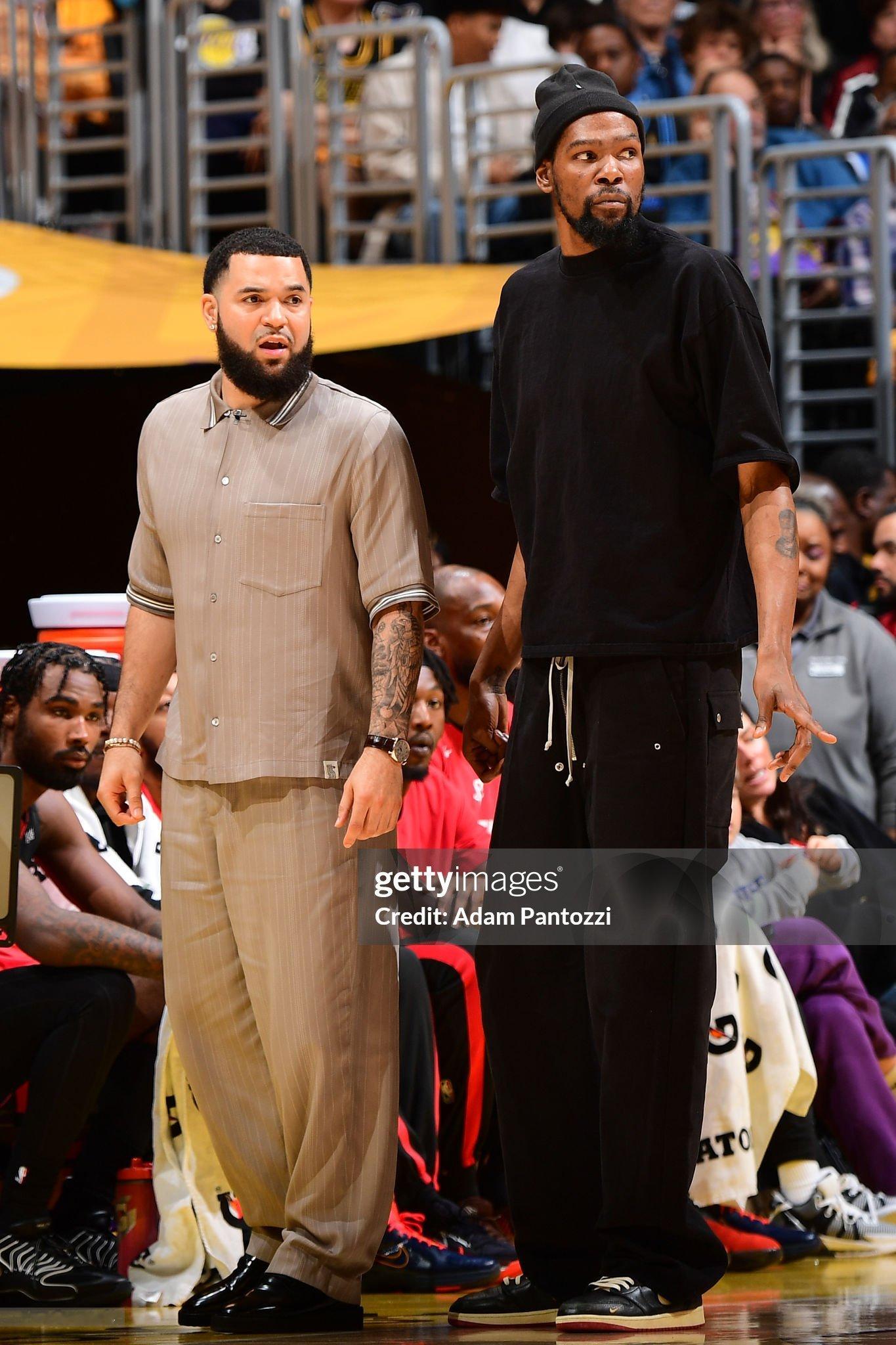 这一整年，杜兰特还是把火箭上上下下都照顾得太好了…… 