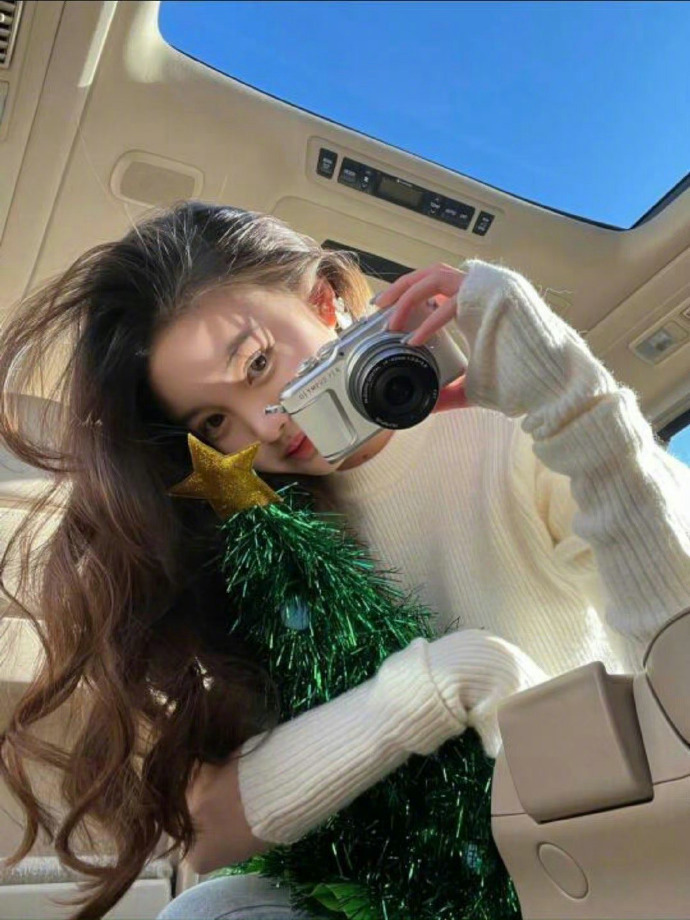 感情上的痛苦一般分为两种，一种我是天蝎座，一种我爱的人是天蝎座..... ​​​