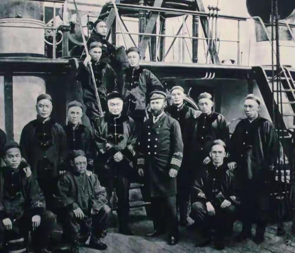 邓世昌为何要撞击吉野号？
甲午海战中邓世昌驾驶致远舰撞击小日本吉野号，很多人说是