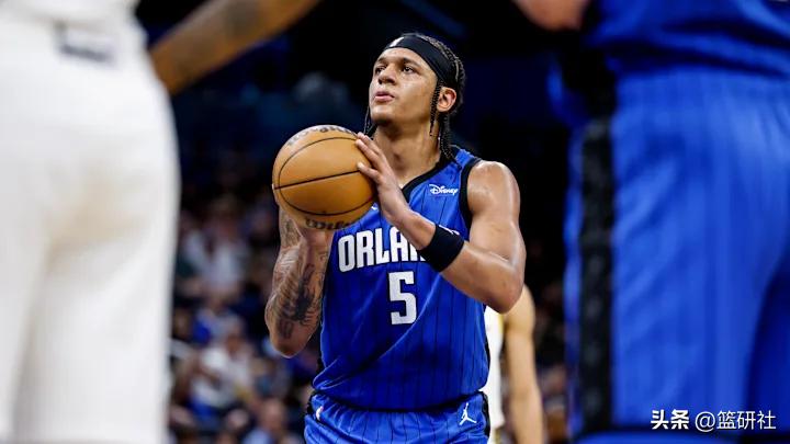 目前四支最长连胜的球队分别是6连胜的魔术，7连胜的热火，7连胜的雷霆和9连胜的老