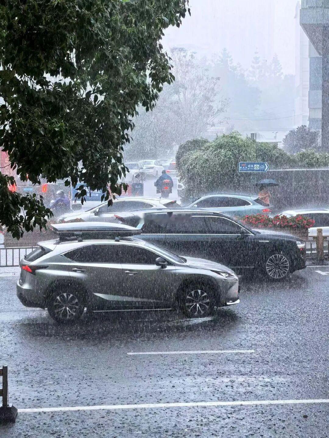 市民要求职能部门干预天气变化？福州12345热线刊登了一则不合理诉求