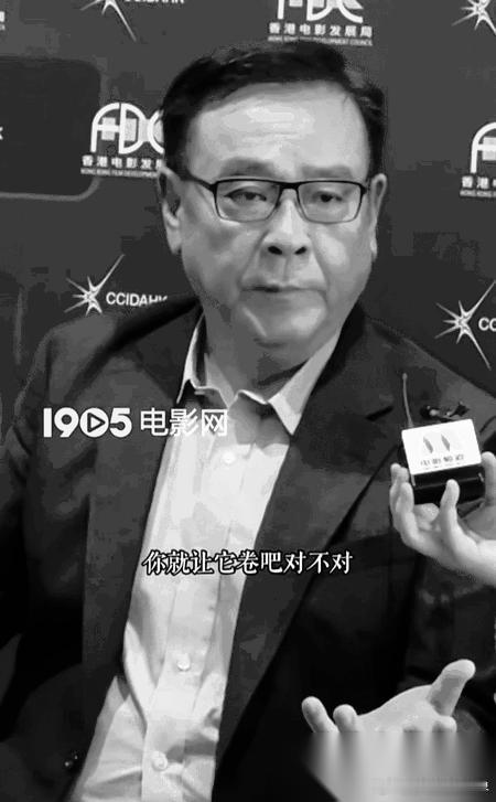 尔东升：不管了，反正我都快要退休了，还有什么不敢说的。于是有了他的三连问“为什么