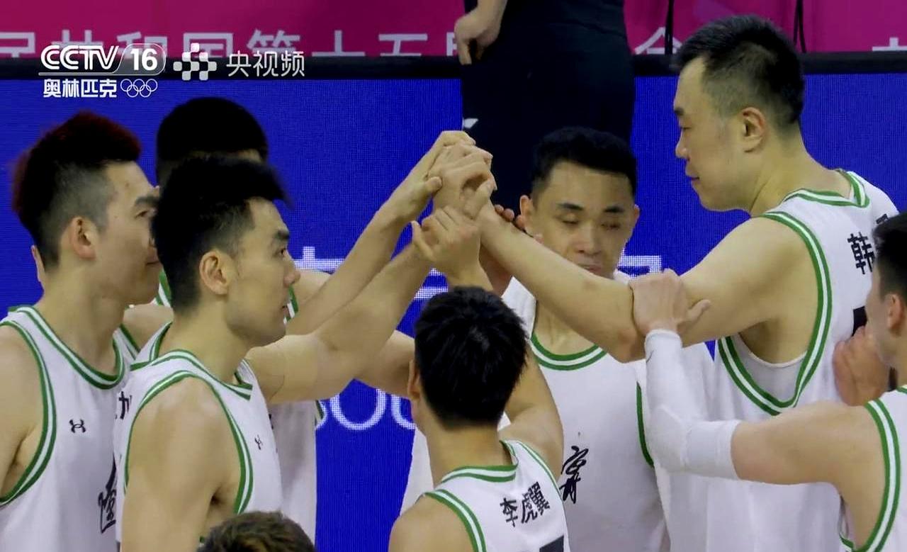 2021年陕西全运会男篮比赛，辽宁队没能卫冕，半决赛和决赛都在第三节崩盘，最后输