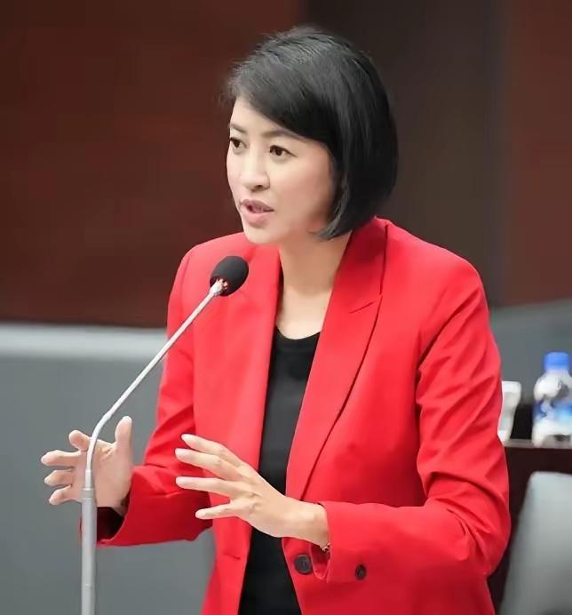 宝岛最美女县长！心正能干有中国心，连任是民心所向
 
谁说文博双全难兼得？台湾南