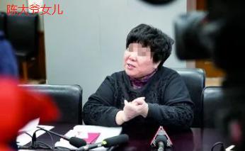 2001年，江苏镇江，大爷在澡堂泡澡时猝死，澡堂老板为了息事宁人，和家属签订了一