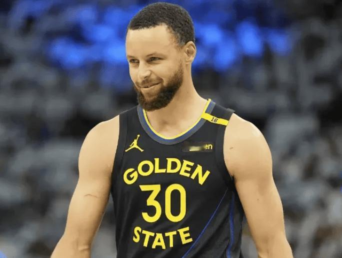 勇士记者Anthony Slater报道，斯蒂芬-库里马上要到现有合同的最后一年